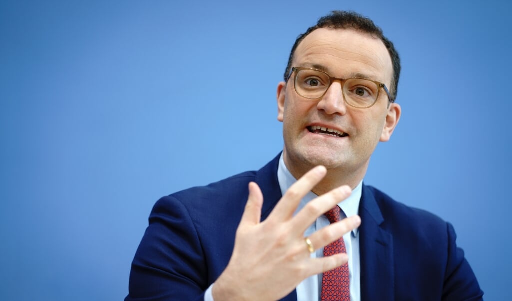 Information om sundhed er vigtig. Så nytter det ikke noget, at vi ligger langt nede på Googles liste, mener Jens Spahn. Kay Nietfeld/dpa-Pool/dpa. (dpa)