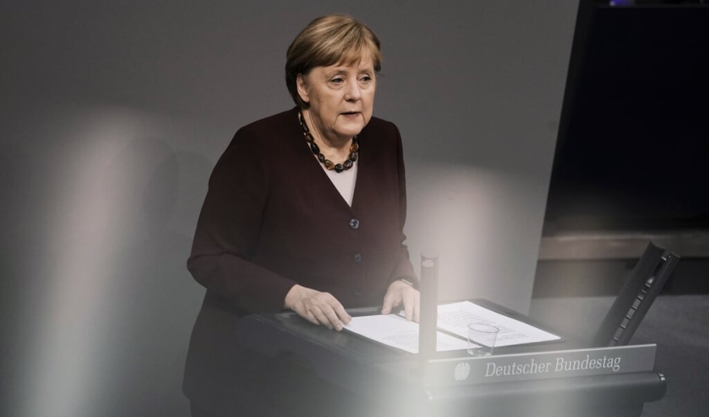 Forbundskansler Merkel formanede i sin regeringserklæring torsdag borgerne om at være både påpasselige og tålmodige. ( Kay Nietfeld/dpa.)