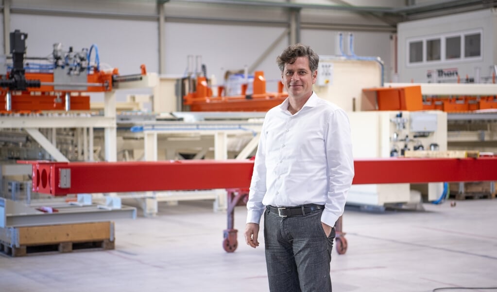 Virksomheden Anthon drives af familien Lange, far Klaus Lange og sønnen Ove Lange, der ses på billedet. Firmaets stifter Johann Anthon har lagt navn til den virksomhed, der i dag leverer avancerede produktionsanlæg til kunder som Ikea. ( Kira Kutscher)