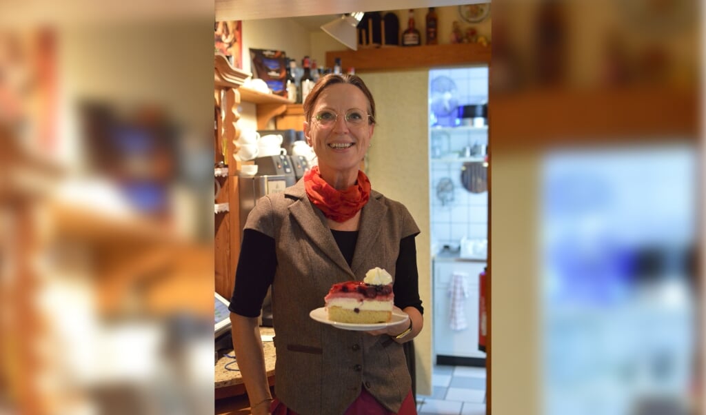 Monika Reiser har været alene om den traditionelle drift af Holm Caféen gennem de sidste 24 år. (Angela Jensen)
