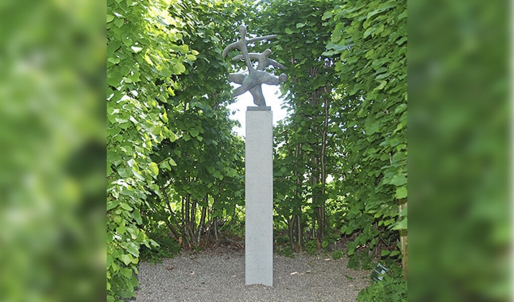 Sigurjón Ólafssons skulptur »Fodboldspillere« har tidligere været udstillet i Egeskov Skulpturpark på Fyn. (Privatfoto)
