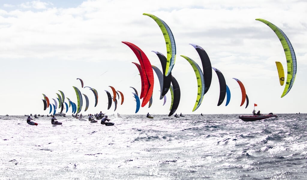 Der Flensburger Jan Hauke Erichsen musste sich bei der Kitefoil Europameisterschaft in einem großen Feld behaupten. ( Privat)