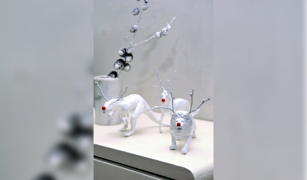Ugens gør det selv-projekt: En moderne flok Rudolf'er er klar til at indtage julebordet. Alle med den røde tud, naturligvis. Klik på billedet og se fremgangsmåden. ( Lene Nissen)