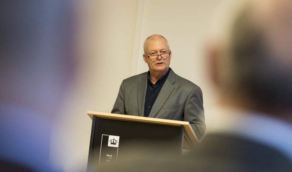 Henrik Skov Kristensen har undersøgt det tyske mindretals vanskelige omgang med den nazistiske fortid. Hans grundige forskningsarbejde er blevet belønnet og kaldes for »fremragende« ( Martin Ziemer)