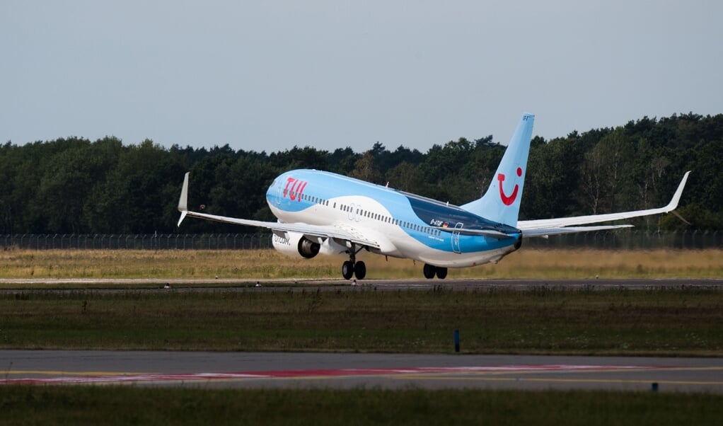 <p>Tui er atter på vingerne, men koncernens flyselskab er ramt af kraftige besparelser.</p> ( Julian Stratenschulte/dpa.)