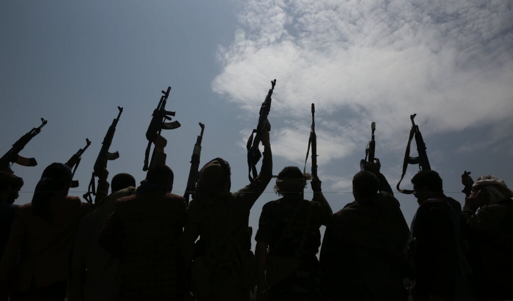 I Yemen har der siden 2015 været borgerkrig. På billedet ses houthi-oprørernes allierede ved en demonstration i august 2020. ( Hani Mohammed/AP/dpa)