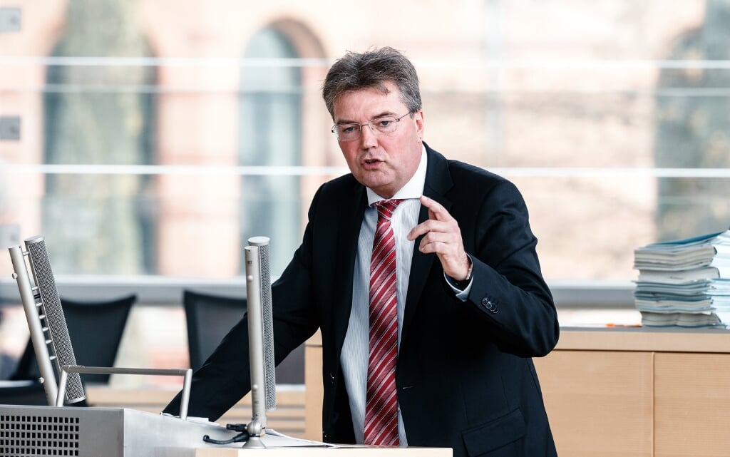 Det er for nemt for de folkevalgte at udnytte eget netværk for egen vindings skyld i det politiske arbejde, mener SSWs gruppeformand i landdagen, Lars Harms. Markus Scholz/dpa (Markus Scholz/dpa)