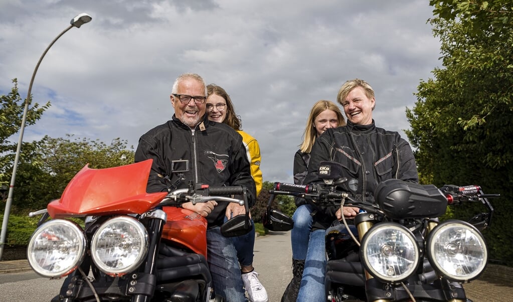 <p>Familien Stammer har genoptaget en hobby, som forældrene brugte meget tid på, inden pigerne blev født.</p> ( Lars Salomonsen)