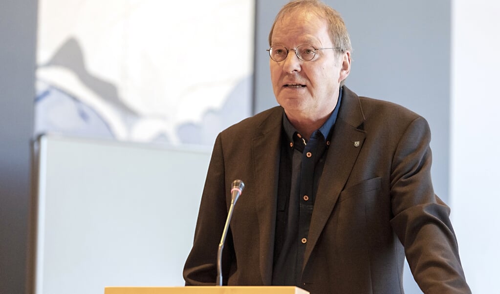 SSWs gruppeformand i det nordfrisiske amtsråd, Ulrich Stellfeld-Petersen, mener, det ville være alt for farligt at mødes til amtsrådsmødet i februar. (Arkivfoto: Martin Ziemer)