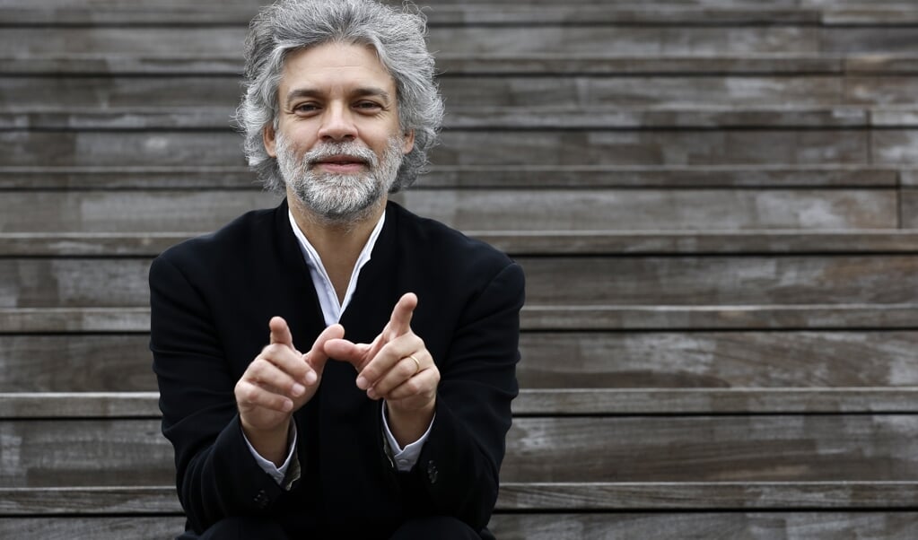 Man kan vække Francois-Frederic Guy og få ham til at spille Beethoven. Franskmanden har flere gange spillet alle Beethovens 32 klaversonater fra ende til anden. Så meget er der dog ikke tid til, når han den 10. september giver koncert i Sønderborg og den 11. september i Flensborg - sammen med Sønderjyllands Symfoniorkester. ( Caroline Doutre)