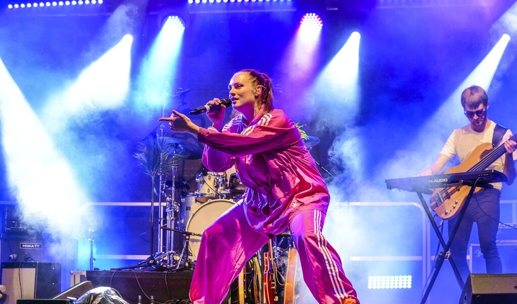 <p>Danske Elba optrådte for første gang i Tyskland, da hun i weekenden gav koncert bag Flensborghus.</p> ( Hans Christian Davidsen)
