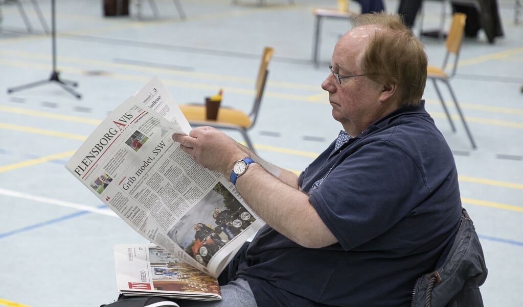 <p>Idrætshallen i Flensborg er rummelig, og det er godt i corona-tiden, når der skal holdes afstand. Forleden holdt SSW sit landsmøde i hallen. Snart afholder SdU sit sendemandsmøde samme sted. Lars Salomonsen</p> (Lars Salomonsen.)