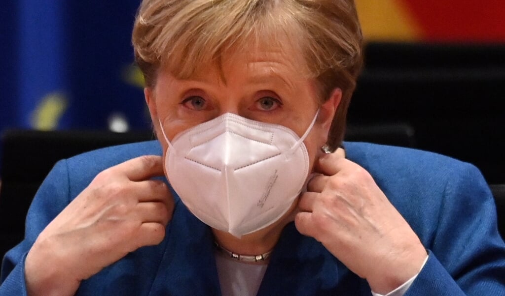 Kansler Angela Merkel (CDU) har ifølge kilder advaret om, at smittetallene kan blive tidoblet inden påske. (John Macdougall/POOL afp/dp)