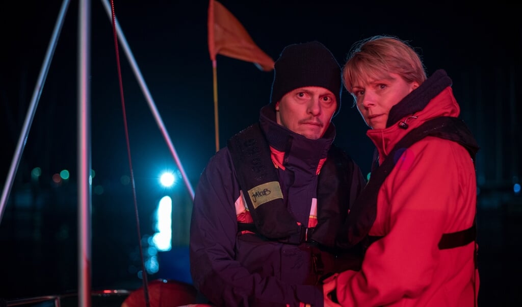 De to danske skuespillere Thure Lindhardt og Lene Maria Christensen spiller et dansk ægtepar. De ved ikke, hvordan de skal reagere over for et andet par, der har mistet deres søn. (ZDF und Letterbox / Thorsten Jan)