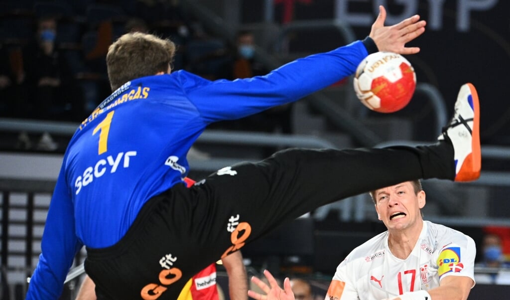 Lasse Svan scorer for Danmark.  ( Anne-Christine Poujoulat/Scanpix)