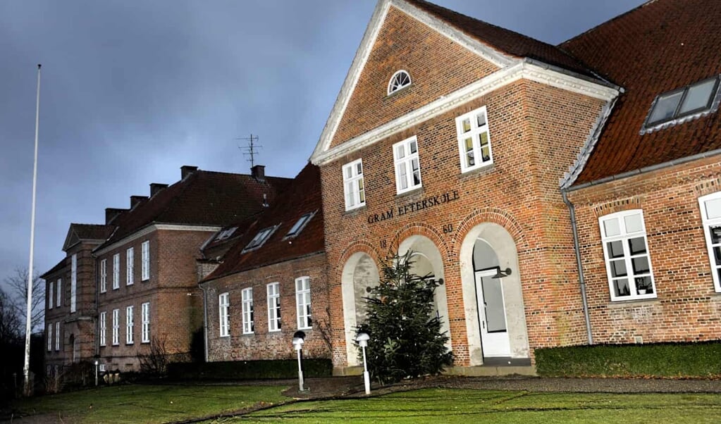 Der er den gamle efterskole i Gram, der skal huse den nye højskole. Efterskolen gik konkurs i foråret. Jacob Schultz (FlA)