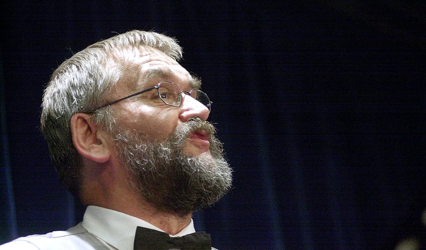 Helmut Asmus på scenen i Det lille Teater