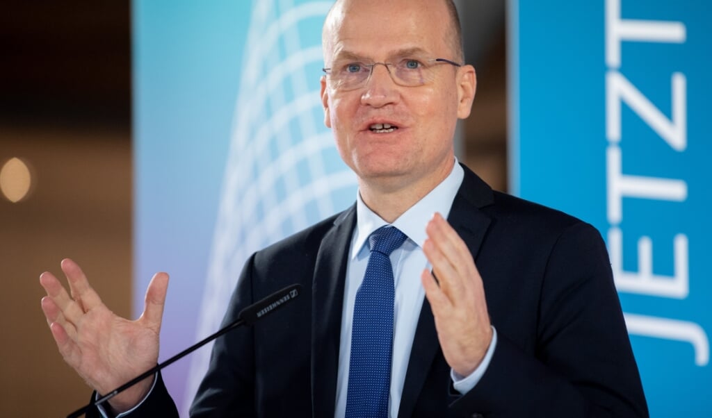 Som gruppeformand for CDU og CSU i Forbundsdagen er Ralph Brinkhaus (CDU) åben over for udgangsforbud. (David Hutzler/dpa.)