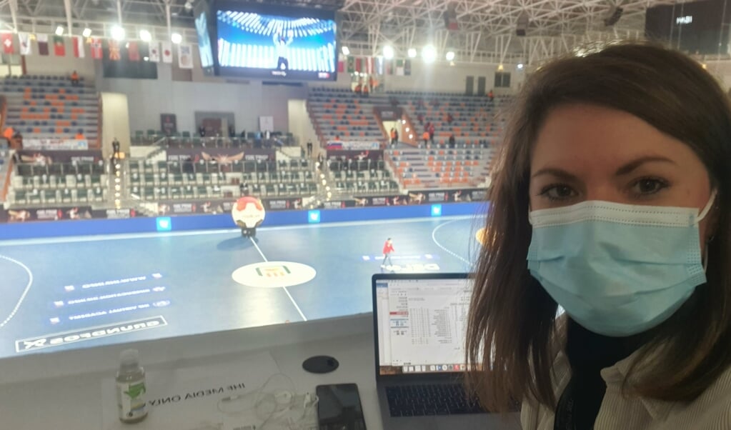 Nane Sibbersen hatte einen guten Blick auf das Spiel von ihrem Arbeitsplatz in der Halle. ( Privat)