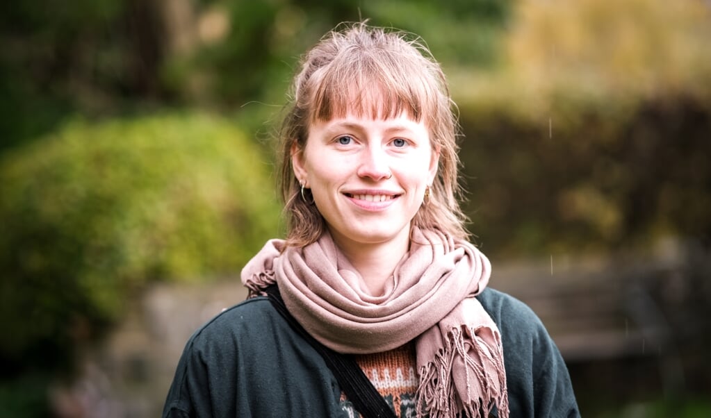 Malene Hoop havde fritidsjob i Gaya Naturkost, der nu hedder Momo. Hun overtog forretningen sammen med sin daværende med-kollega Mia Kafka i 2018, da hun kom hjem fra en rejse til Australien. Også Philipp Teuer var med fra begyndelsen. - Ejeren var blevet indlagt på sygehuset. Vi kunne rigtig godt lide ham, så da han døde, besluttede vi at overtage butikken, siger Malene. (Sebastian Iwersen)
