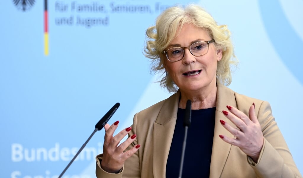 Gegen das Gendersternchen: Frauenministerin Christine Lambrecht empfiehlt, im Zweifelsfall männliche und weibliche Sprachformen zu nennen. (Britta Pedersen/dpa-Zentralbild/dpa)