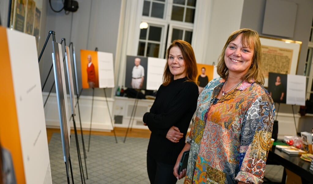 Britta Detlefsen og Astrid Detlefsen-Petzold glædede sig over udstillingen, der på en »levende og personlig måde« fortæller om mindretallet.   (Martin Ziemer)
