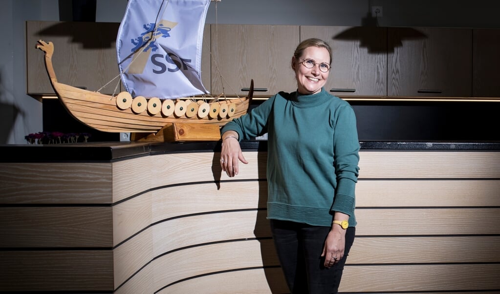 SSW Gottorp Amt sejler nu derudaf med Tanja Bethge som den ny formand for amtet. Det er muligt at møde hende på Danevirke Museum eller Hedeby, hvor hun gerne sidder i vikingetøj og sysler med vævning.    ( Martin Ziemer)