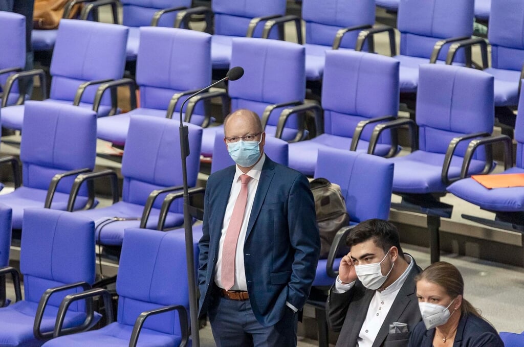SSWs forbundsdagsmedlem Stefan Seidler ved endnu ikke, om han vil stemme for eller imod koalitionsregeringen. Først skal regeringsaftalen læses grundigt igennem. (Lars Salomonsen)