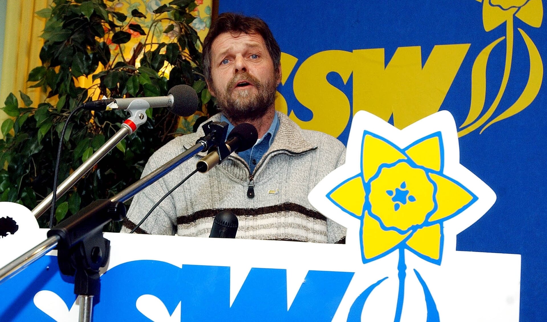 Flemming Meyer på talerstolen til SSW-landsmøde i 2003. Foto:
