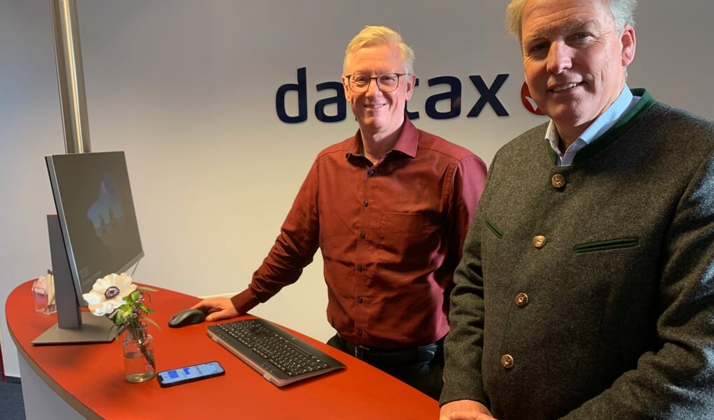 Jan Meyer-Sievers (Dantax, t.v.) og Hans Köster (dtl Köster) er meget tilfredse med resultatet af Dantax' digitaliseringsproces, som fik et ekstra skub, da coronapandemien slog til.   (Lars Geerdes)