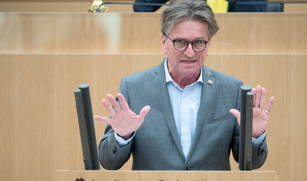 Baden-Württembergs sundhedsminister Manfred Lucha (De Grønne) vil have den nationale nødbremse tilbage.  ( Marijan Murat/dpa)