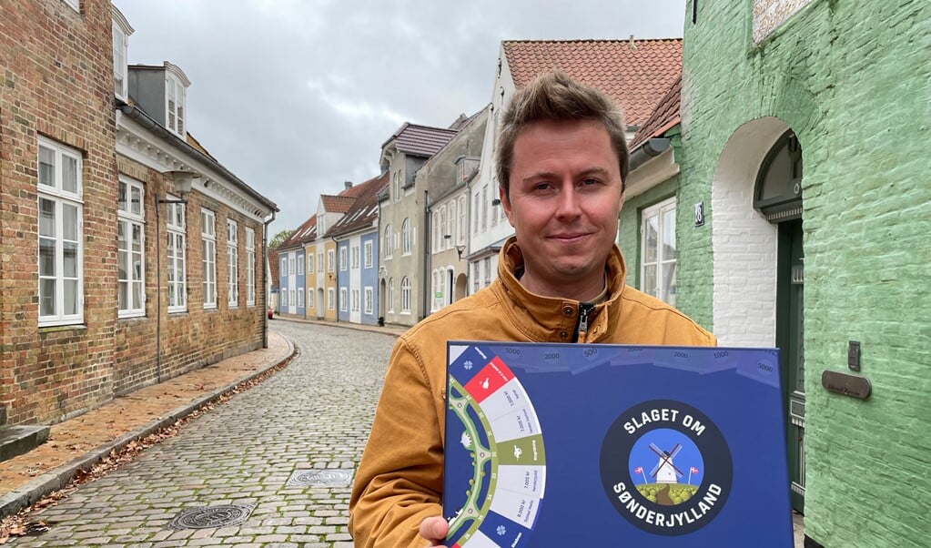 Sune Frantsen er manden bag et nyt brætspil med udgangspunkt i Sønderjylland.   (PR-foto, JydskeVestkysten)
