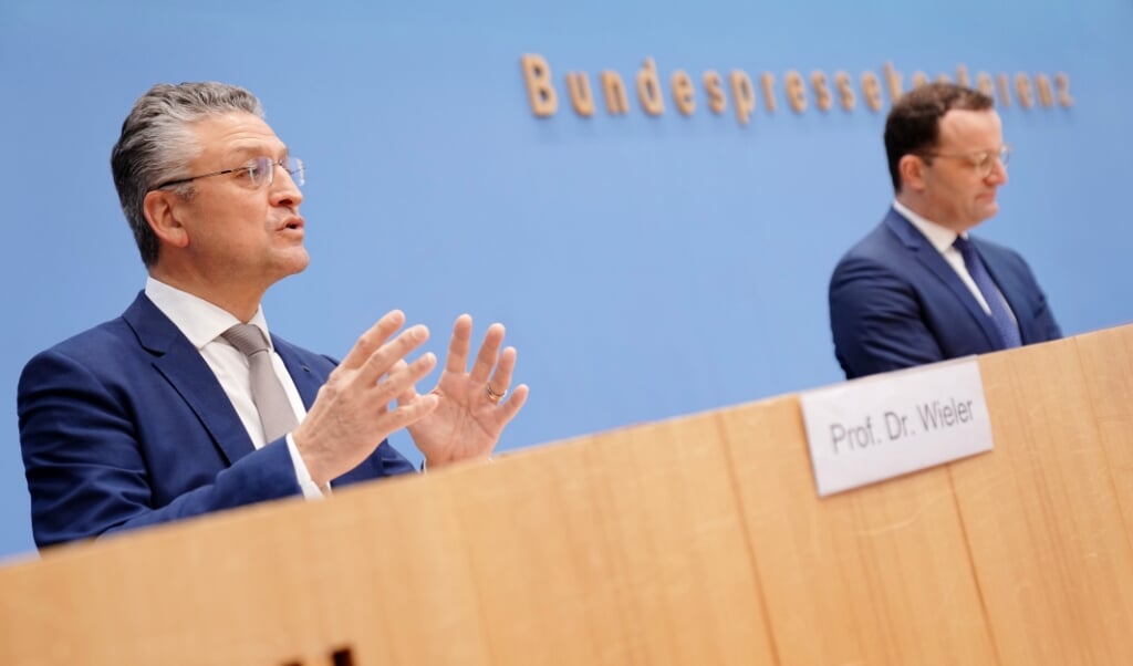 Situationen er på vej til at komme ud af kontrol, advarer både Lothar Wieler og Jens Spahn. ( Kay Nietfeld/dpa)