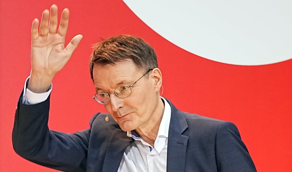 58-årige Karl Lauterbach (SPD) kommer til at lede sundhedsministeriet i den nye forbundsregering.  ( Michael Kappeler/dpa)