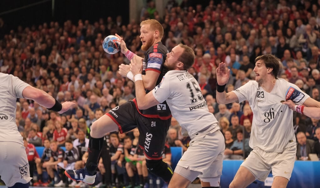 Henrik Toft Hansen (2. v. r.) trifft auf die alten Teamkollegen um Jim Gottfridsson. ( Sven Geißler)