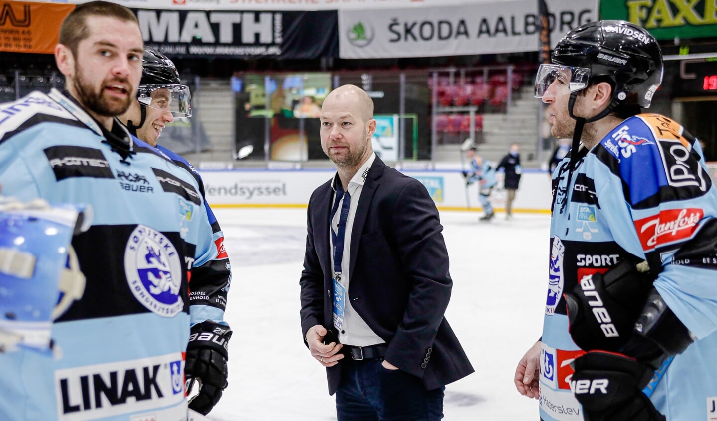 Kim Lykkeskov (i midten) har tilbragt hele sit ishockeyliv i Vojens.