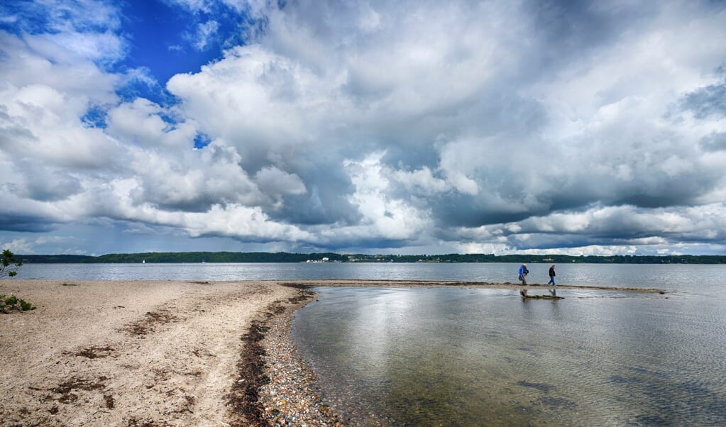 Her ved det idylliske Fahrensodde blev der i maj 1945 gjort et uhyggeligt fund. Døde kz-fanger var begravet under strandsandet. (Hans Christian Davidsen)