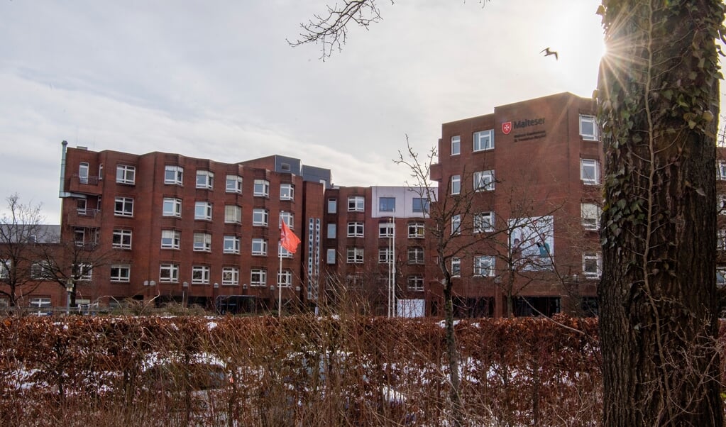 Især de seneste tre måneder har været hårde på Sankt Franziskus sygehuset. Blandt andet patientstoppet på Klinikum Nordfriesland og de høje smittetal i Flensborg har betydet travlhed på coronaafdelingerne. (Kira Kutscher / nordpool)