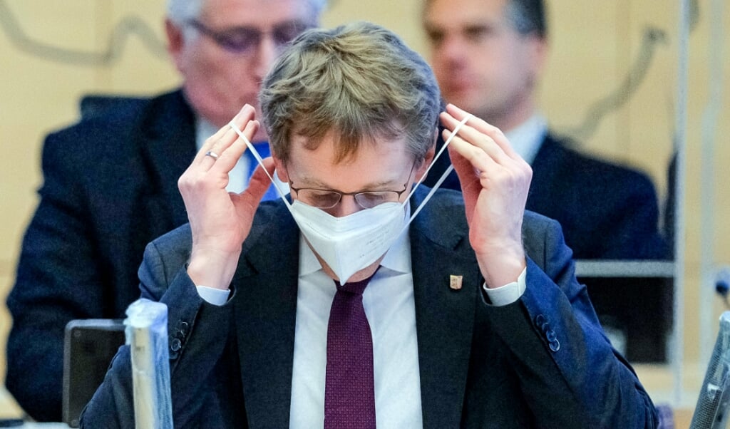 Ministerpræsident Daniel Günther meddelte onsdag aften efter mødet med kansler Merkel, at grundskoler genoptager undervisningen i det meste af Slesvig-Holsten. ( Axel Heimken/dpa. )