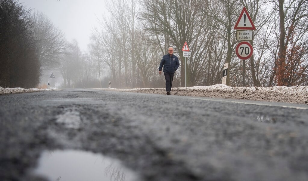 Wilfried Bossen hat mit der IG der Selbstständigen im Kirchspiel Medelby sogar eine Demonstration auf die Beine gestellt, um auf den schlechten Zustand der Landestraße 1 zwischen Osterby und Medelby aufmerksam zu machen. Der Auto-Corso wurde wegen Corona allerdings abgesagt. ( Kira Kutscher)