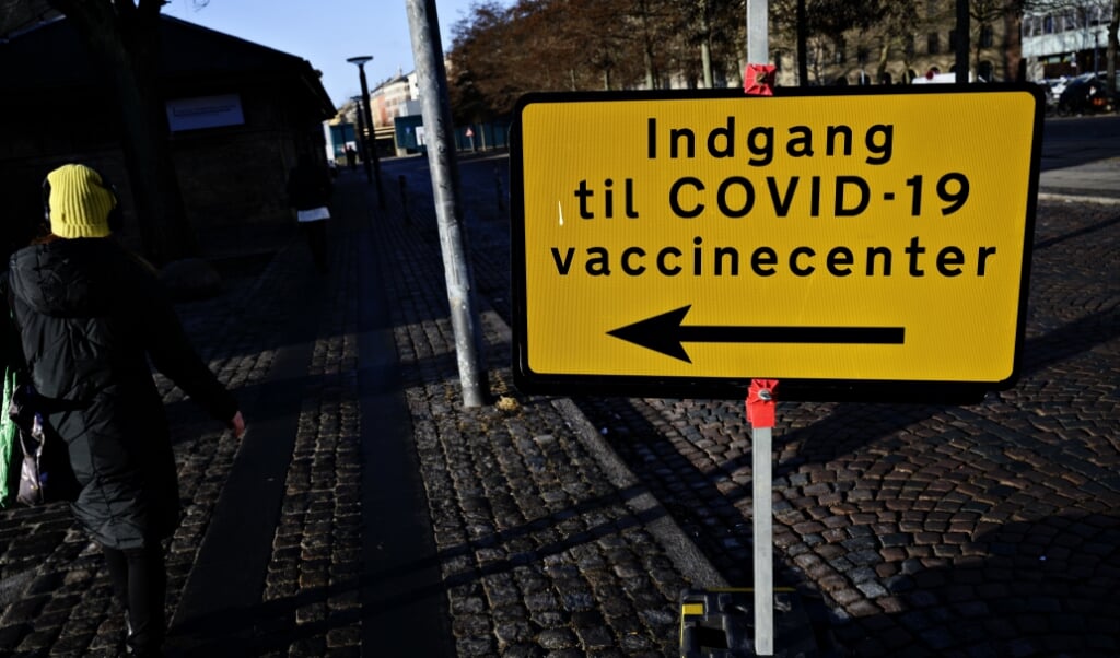 Regionerne har fredag testet kapaciteten, frem mod der snart ventes at komme væsentligt flere vaccinedoser til Danmark. Det er gået godt, lyder det fra flere. (Philip Davali/Ritzau Scanpix)