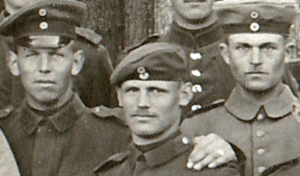 Godt at man kan nøjes med at opleve det, som Hans Christian Brodersen oplevede, fra lænestolen. For mange vil det dog også være mere end rigeligt. (Foto fra bogen)