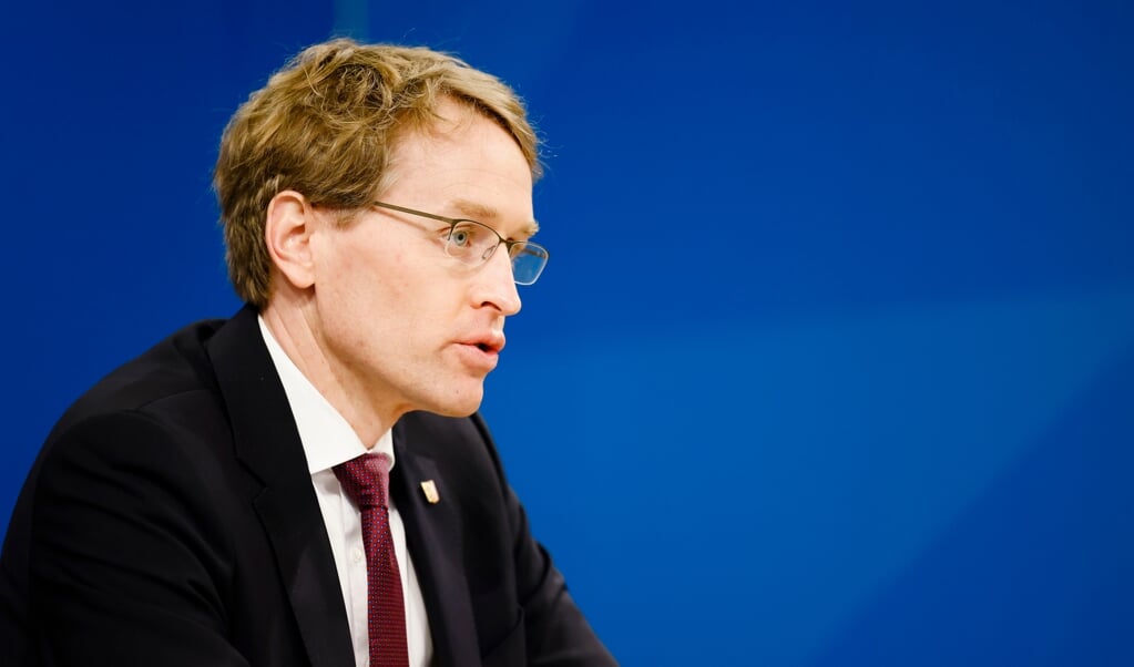 Ministerpræsident Daniel Günther præsenterede mandag eftermiddag de nye corona-regler på et pressemøde. (Arkivfoto: Frank Molter/dpa)