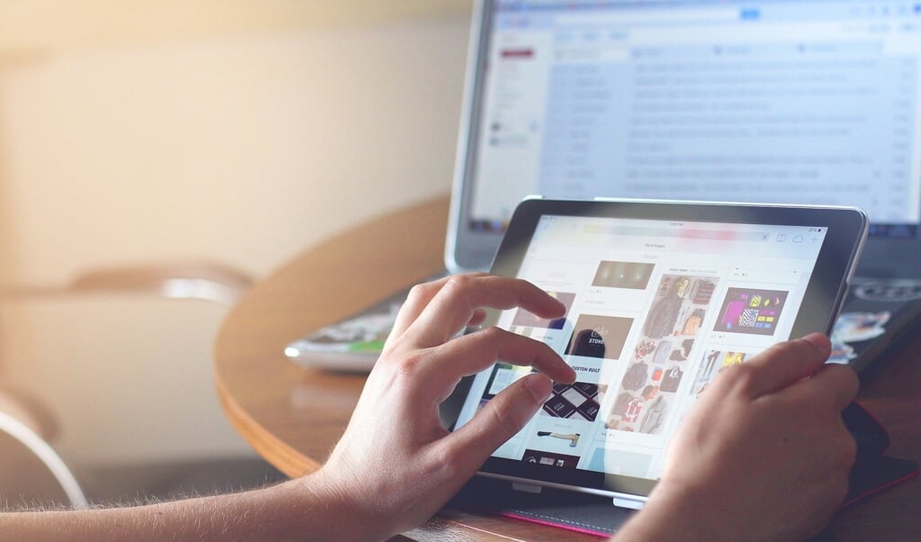 Fra begyndelsen af næste år kan kunderne i Egernførde benytte det nye glasfiber-net til hurtigt internet, TV-streaming eller telefonopkald. ( Pixabay)