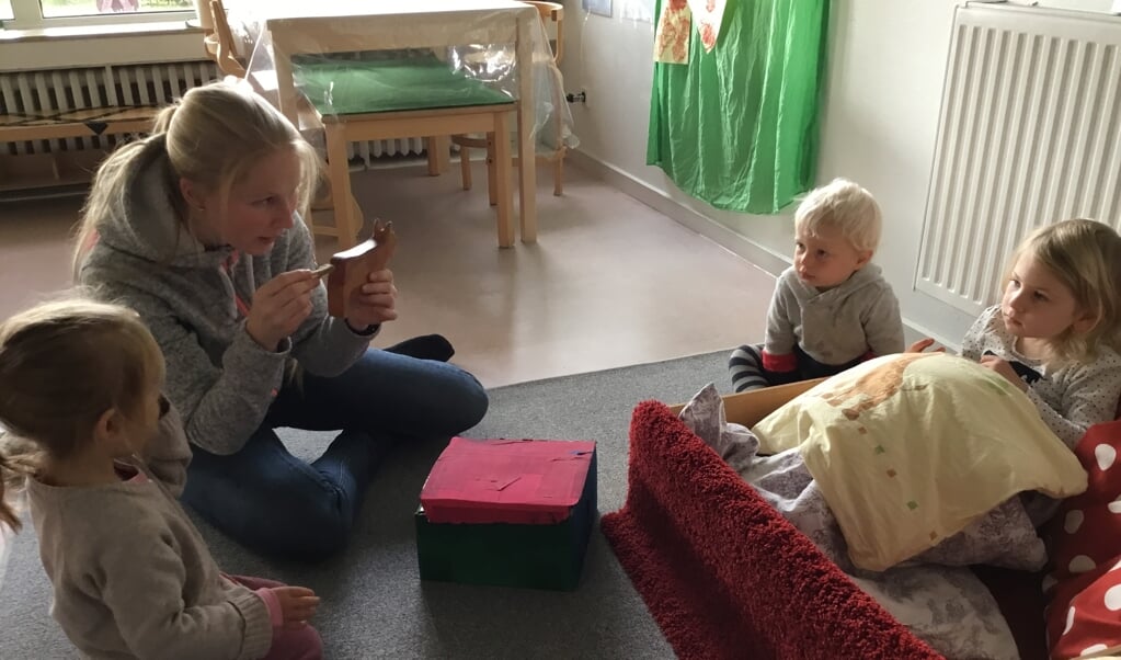 Rieka Witt er kommet med masser af nye ideer, som både personalet og børnene i Sønder Brarup Børnehave er hoppet med på. ( Sønder Brarup Børnehave)
