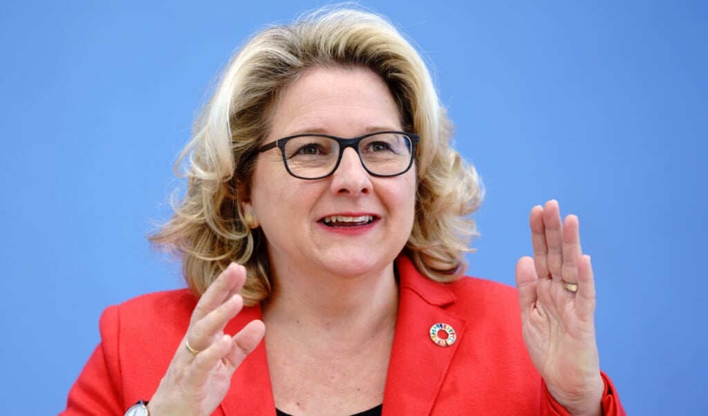 Den tyske miljøminister, Svenja Schulze (SPD), har fremrykket planerne for klimaneutralitet med fem år. (Kay Nietfeld/dpa)