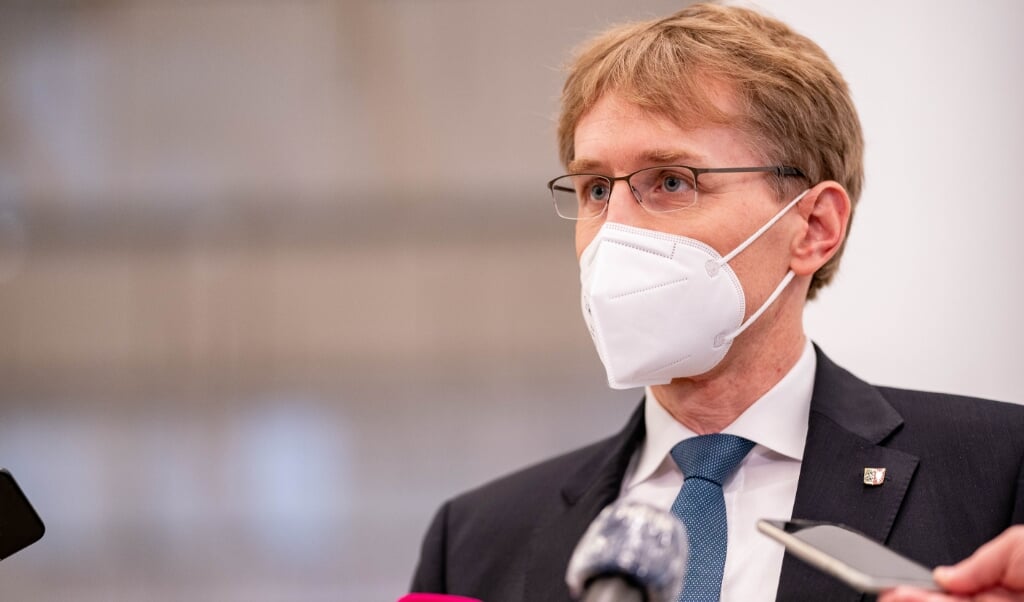 Ministerpræsident Daniel Günther præsenterede onsdag eftermiddag en række lempelser. ( Axel Heimken/dpa)