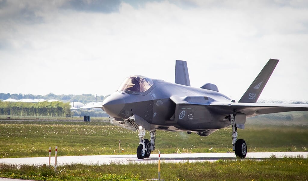 Det første af de nye F-35-jagerfly blev onsdag overgivet til det danske forsvar. ( Forsvarsministeriet)