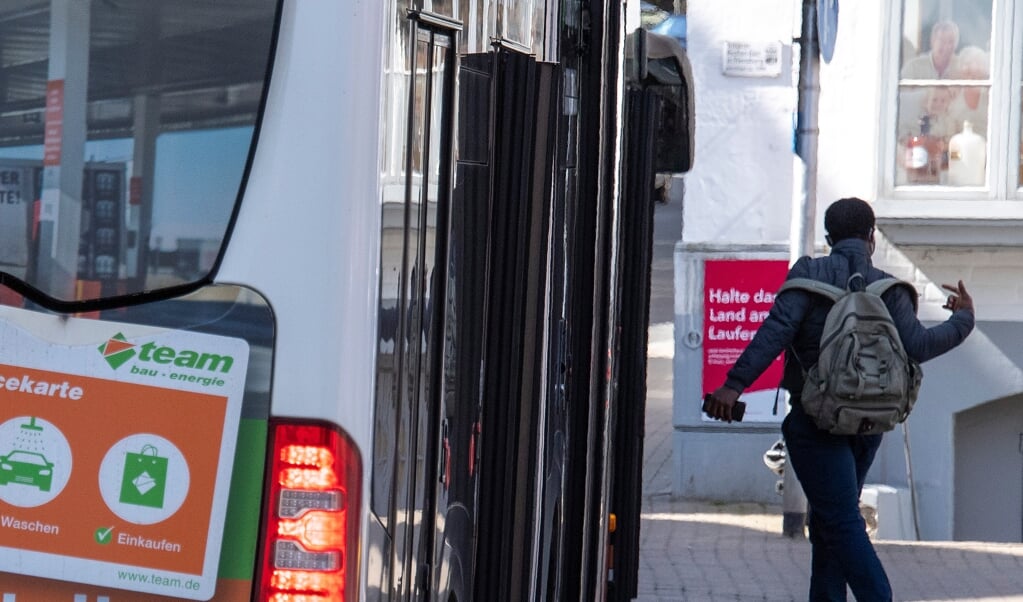 Prisstigningen på billetter bliver ikke indført for at dække udgifterne til en dag om måneden med gratis busture, oplyser Aktiv Bus' direktør Paul Hemkentokrax. Arkivfoto: (Tim Riediger)