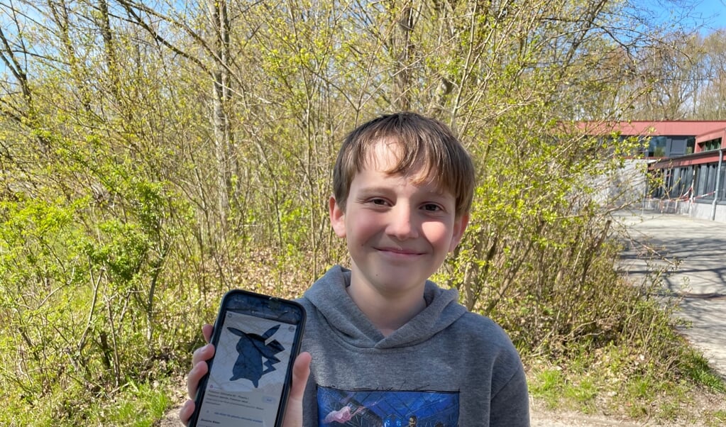 Alexander kender næsten alle pokemon-skygger. Han håber, at han må vise det i tv-showet "Klein gegen Groß" ( Grit)